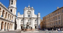 Dietro la Basilica di Loreto è avvenuto l'arresto del latitante